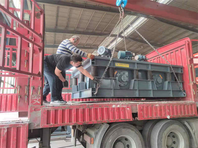 三臺(tái)3*3米超高頻振動(dòng)平臺(tái)，專車發(fā)貨