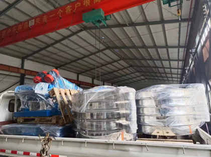 平臺(tái)、振動(dòng)篩系列發(fā)貨